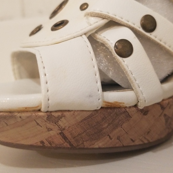 Breckelle's White Cork Heels - Picture 7 of 8